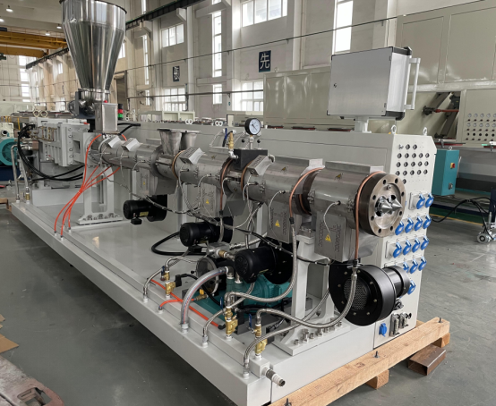 Asjad, mis moodustavad plasttoru väljapressimise liini