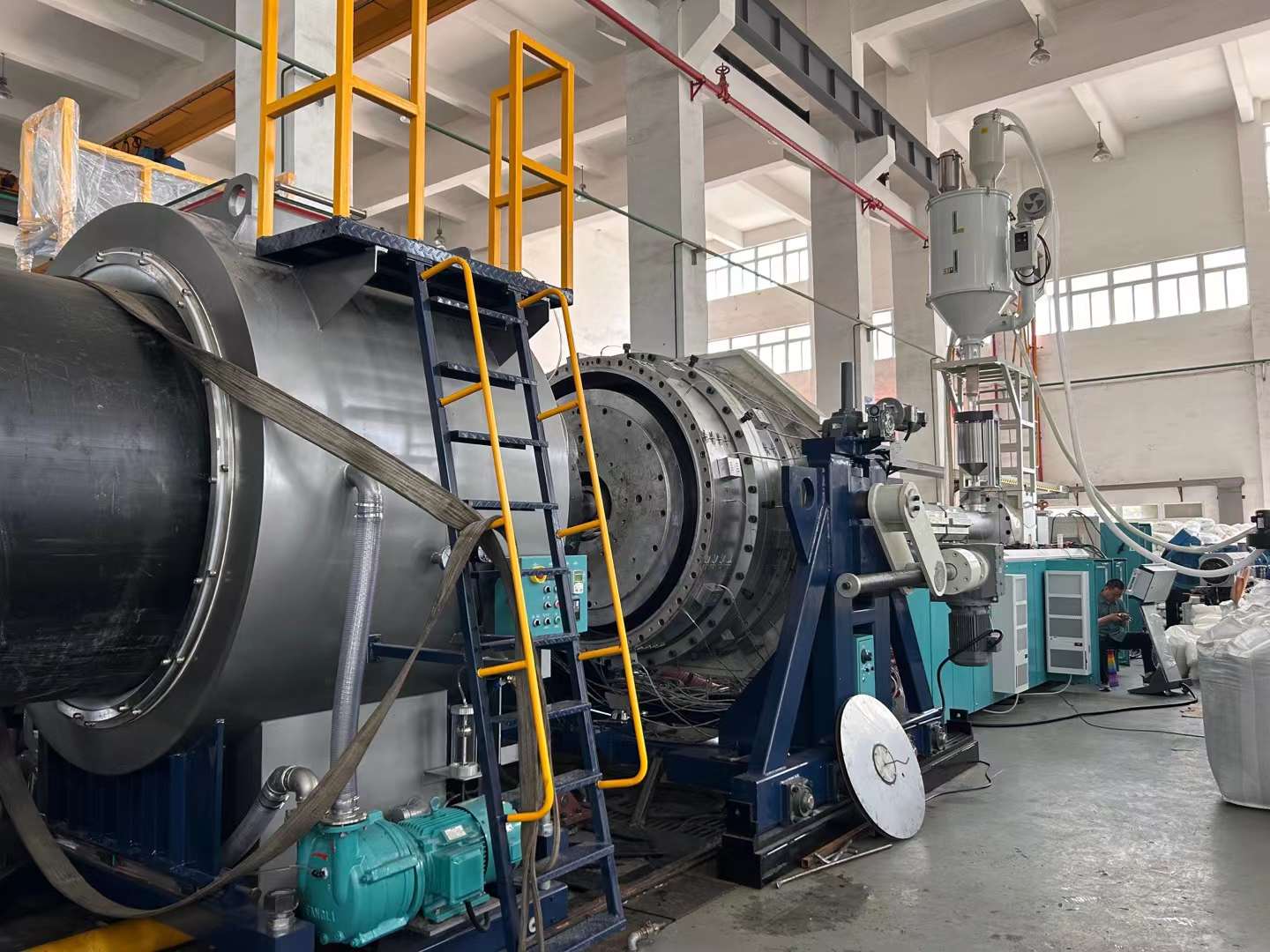 Suure paksusega ja suure läbimõõduga torud: kuidas vältida torude ekstrusiooni longust